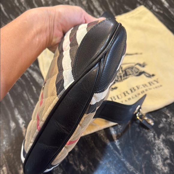 Burberry Plaid Handbag with Black leather Accents - Picture 14 of 16